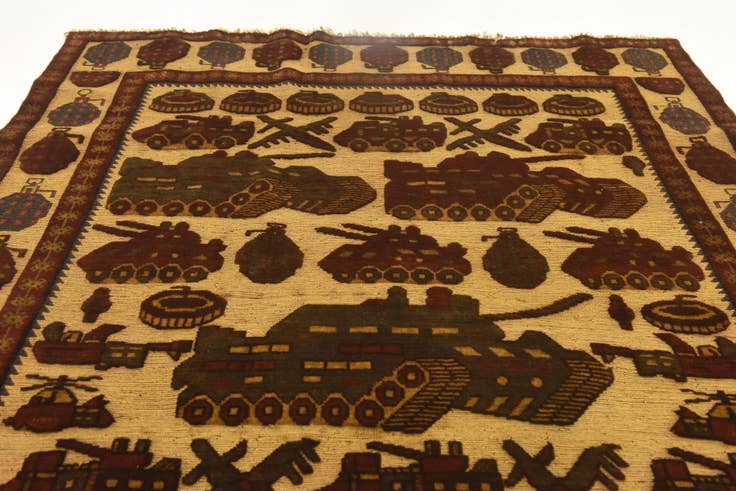 Detail image of 3' 11 x 5' 1 Hand Knotted Sumak Wool Rug