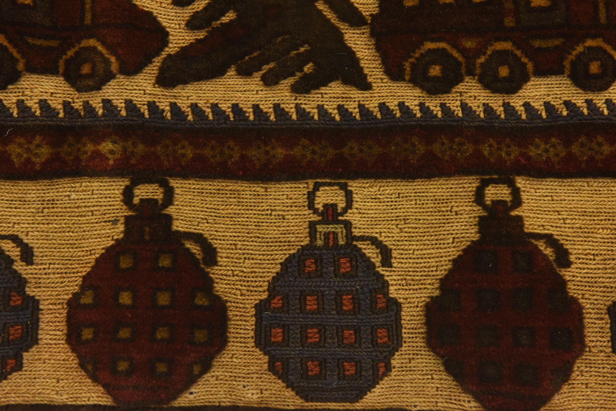 3' 11 x 5' 1 Hand Knotted Sumak Wool Rug