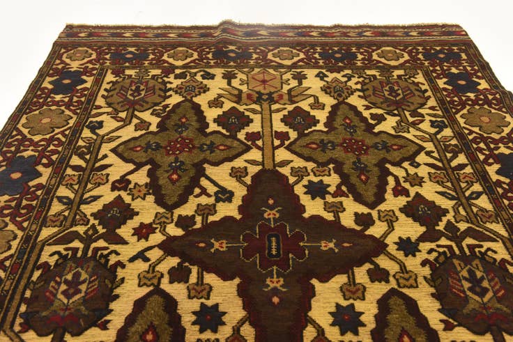Detail image of 4' 2 x 6' 4 Hand Knotted Sumak Wool Rug