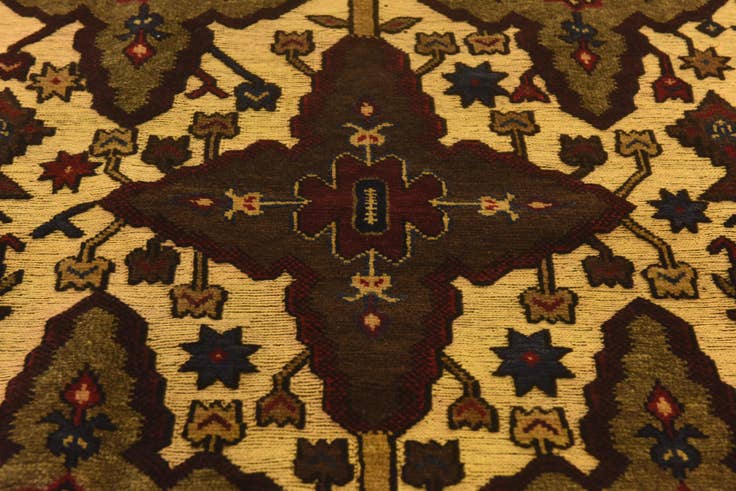 Detail image of 4' 2 x 6' 4 Hand Knotted Sumak Wool Rug