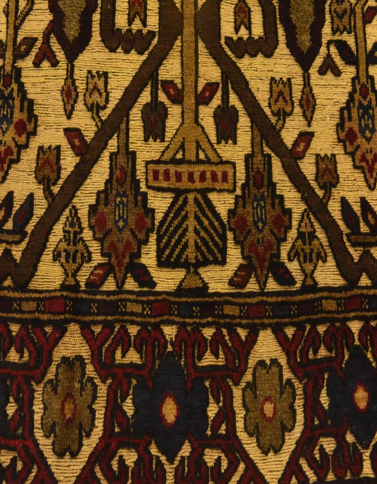 Detail image of 4' 2 x 6' 4  Hand Knotted Sumak Wool Rug
