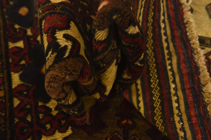 4' 2 x 6' Hand Knotted Sumak Wool Rug