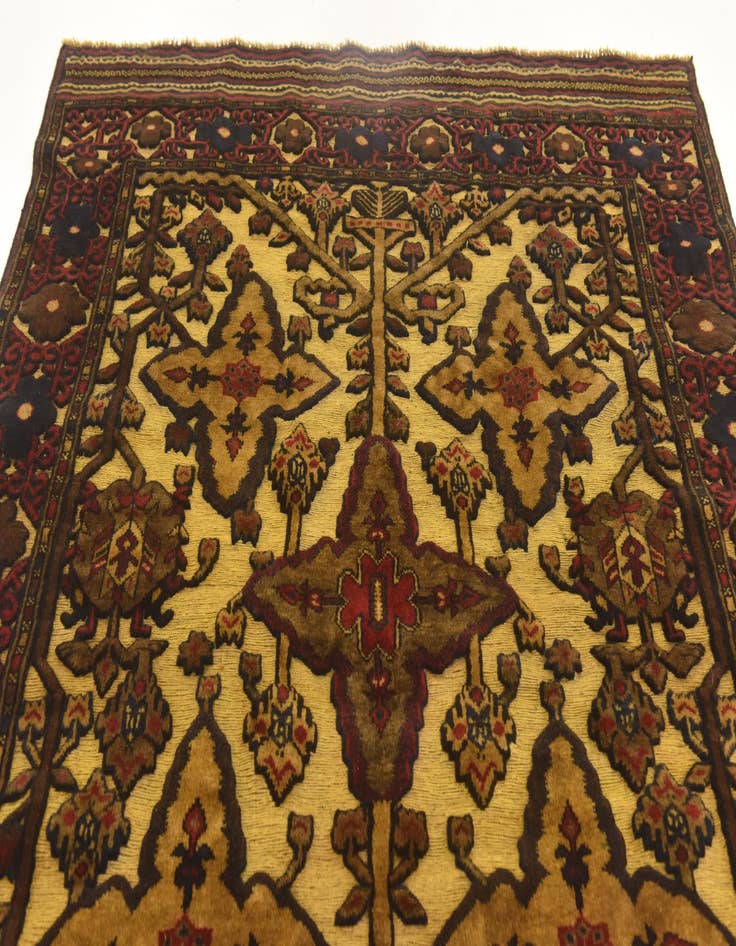 Detail image of 4' 2 x 6' Hand Knotted Sumak Wool Rug