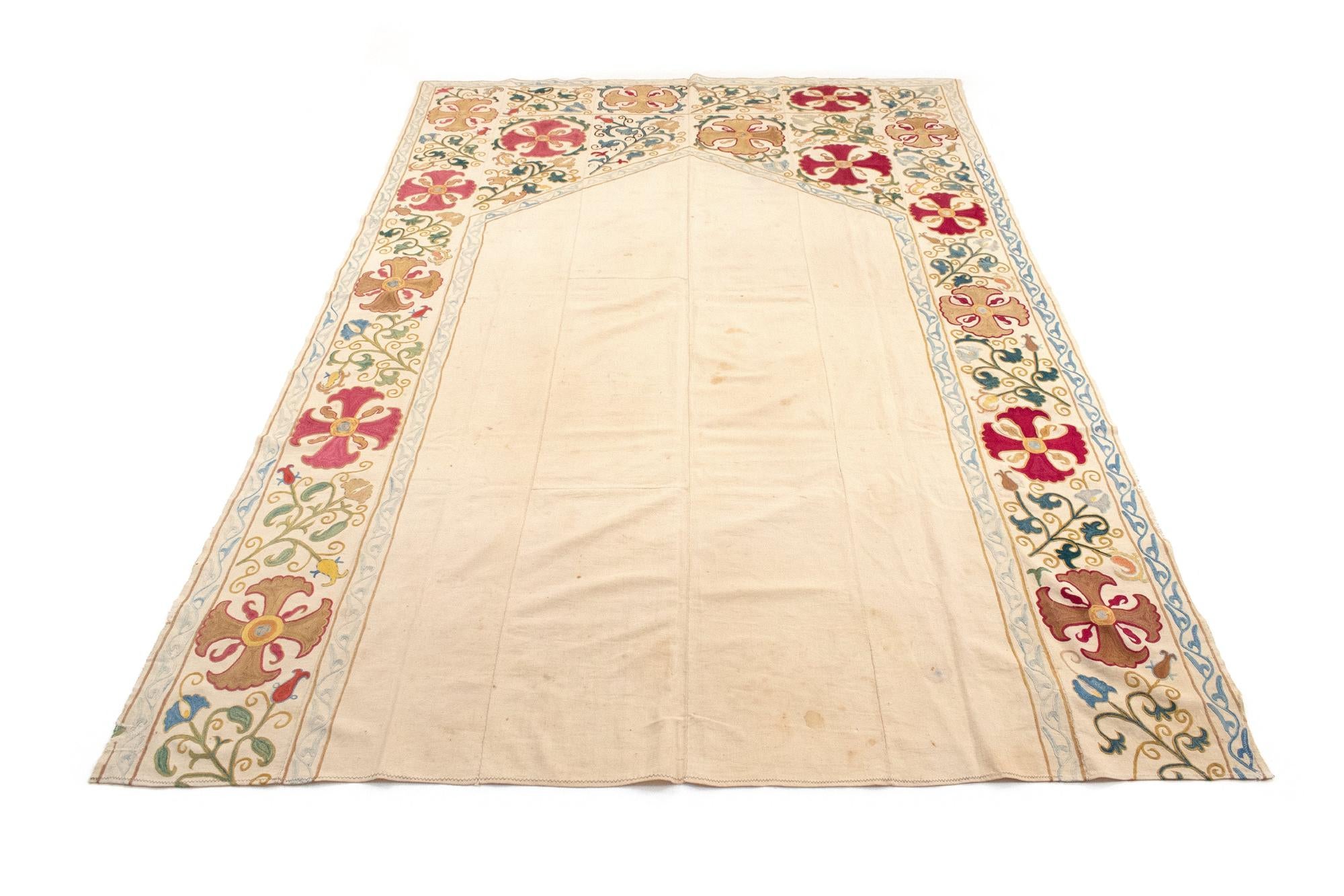 5' 3 x 7' 7 Suzani Rug