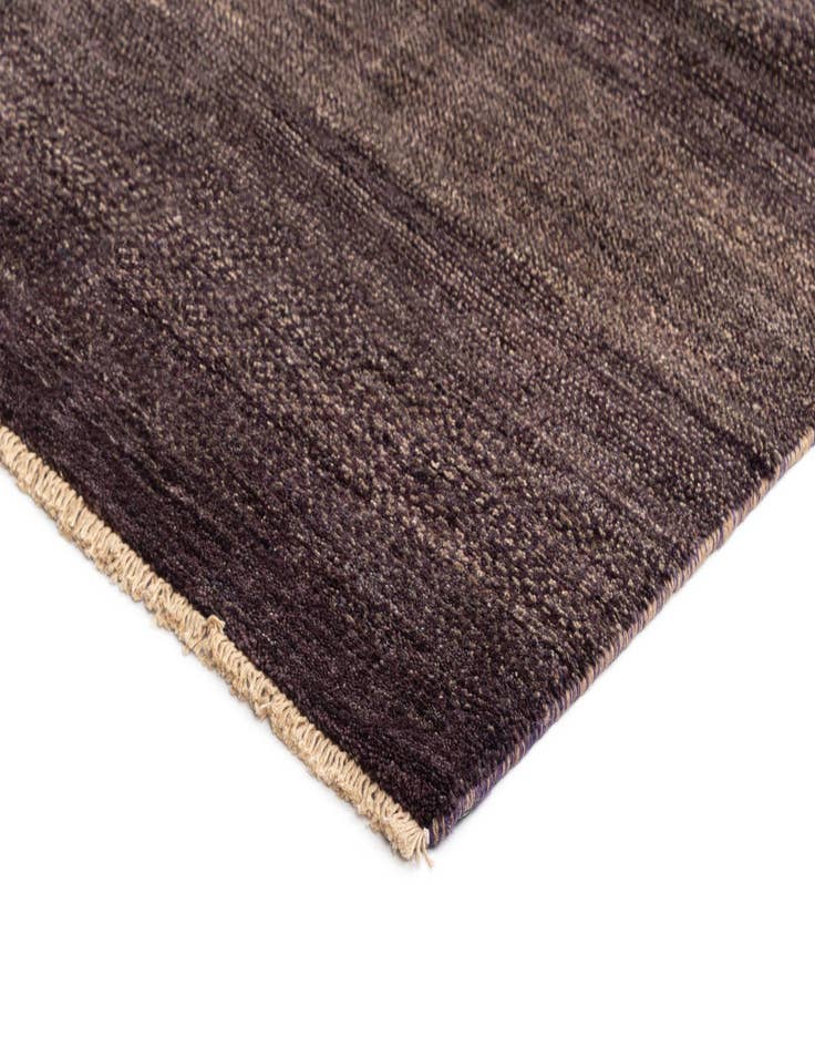 Detail image of 4' 1 x 6' 1 Tabiibaft Wool Rug