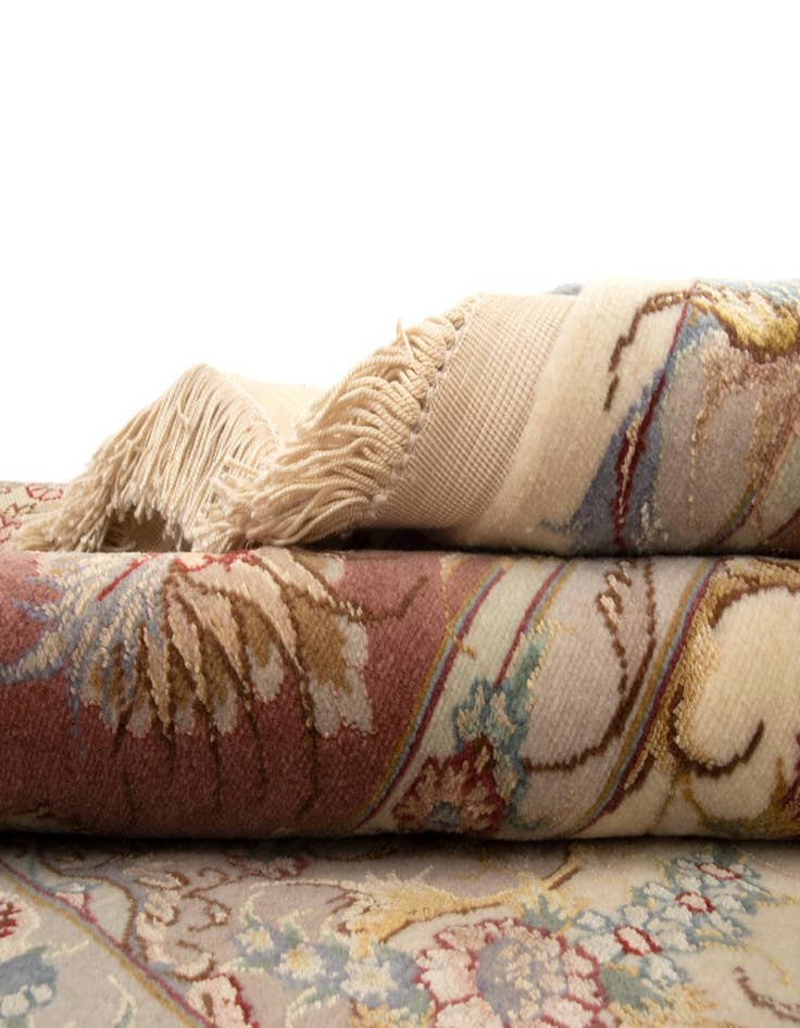 Detail image of 5' x 6' 10 Tabriz Rug