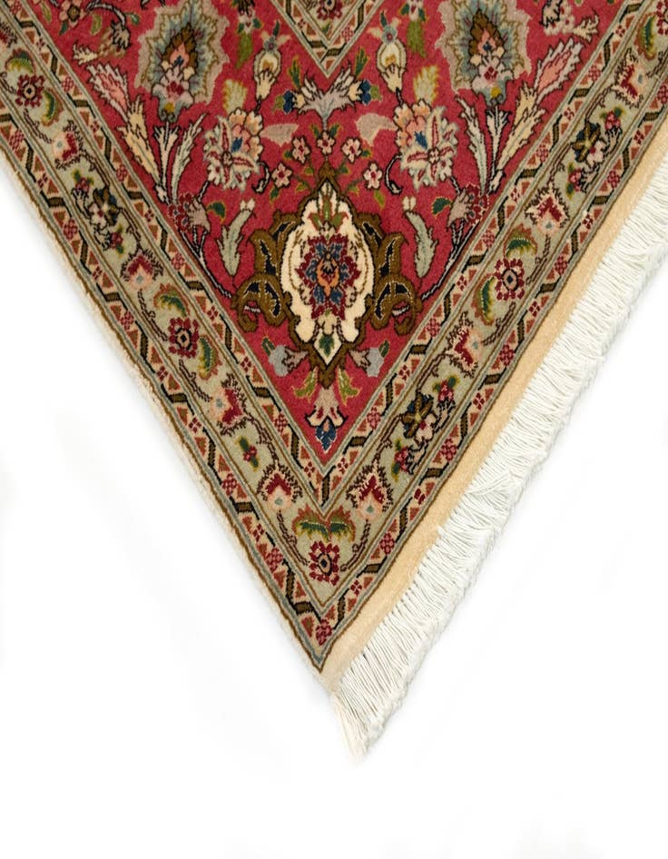 Detail image of 6' 9 x 8' 4 Tabriz Rug