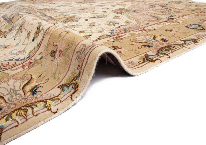 5' x 7' 1 Tabriz Rug