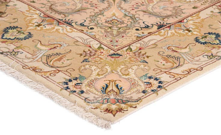 Detail image of 5' x 7' 1 Tabriz Rug