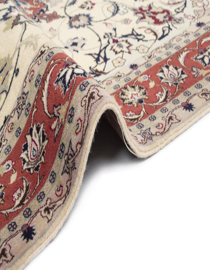 Detail image of 5' 1 x 6' 10 Tabriz Rug