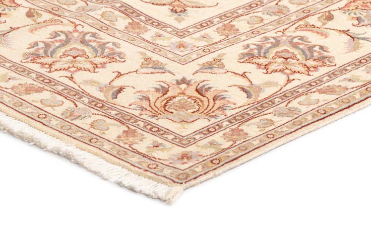 Detail image of 6' 9 x 8' 6 Tabriz Rug