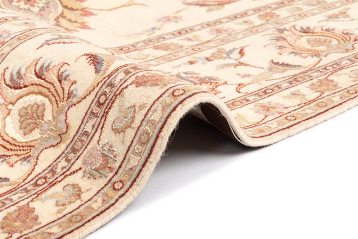 Detail image of 6' 9 x 8' 6 Tabriz Rug