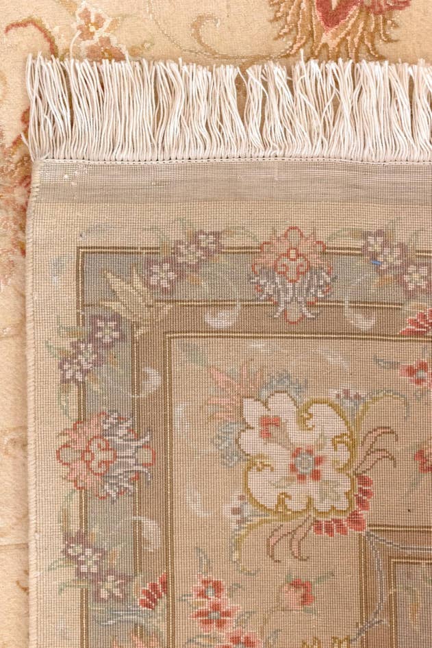Detail image of 4' 11 x 6' 8 Hand Knotted Tabriz Persian Wool Rug