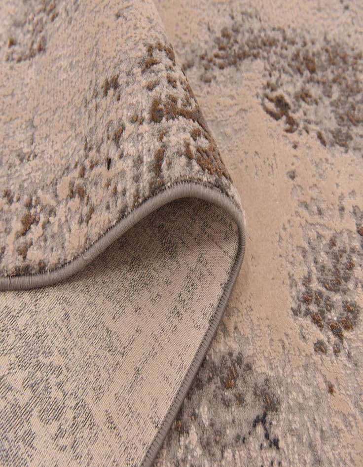 Detail image of 5' 2 x 7' 8 Theia Rug