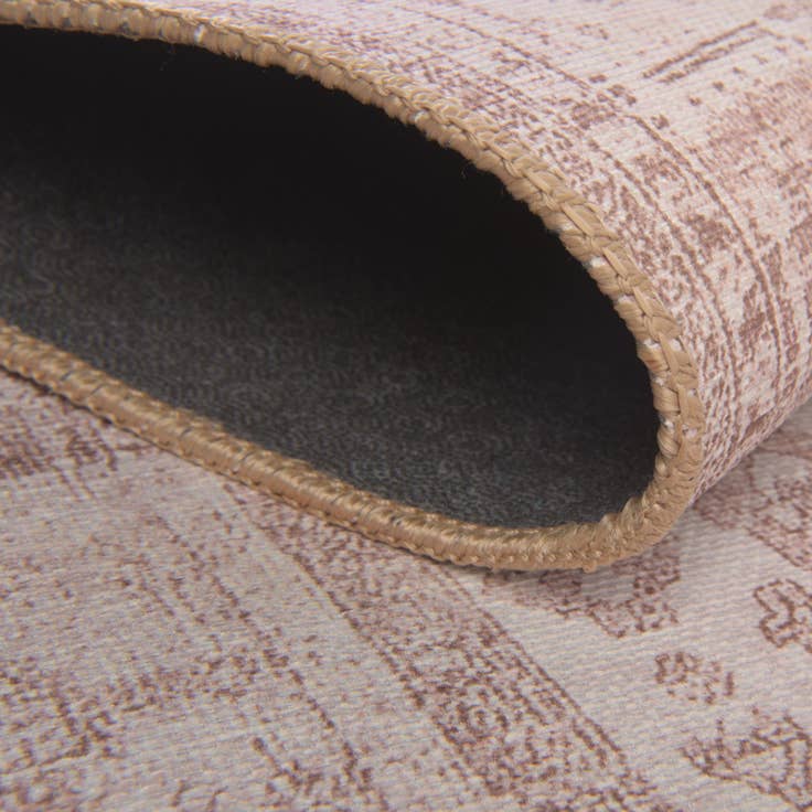 Detail image of 8' 4 x 12' Washable Timeless Rug