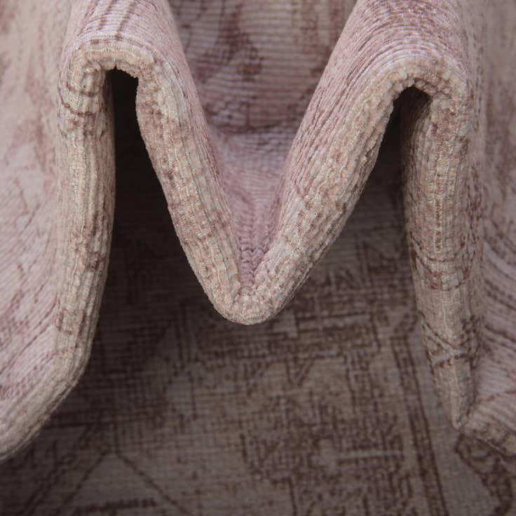 Detail image of 8' 4 x 12' Washable Timeless Rug