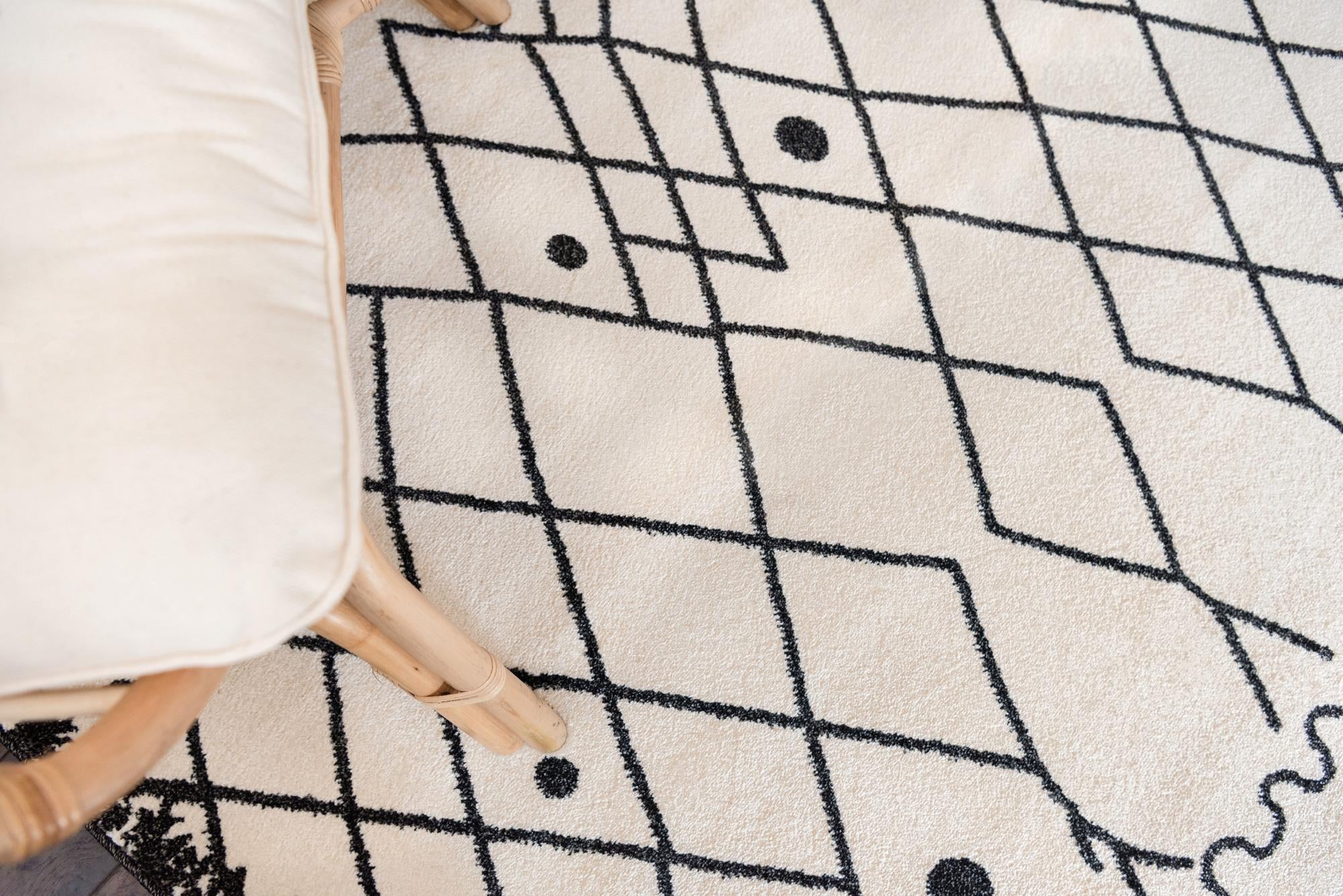 7' x 10' Titania Rug