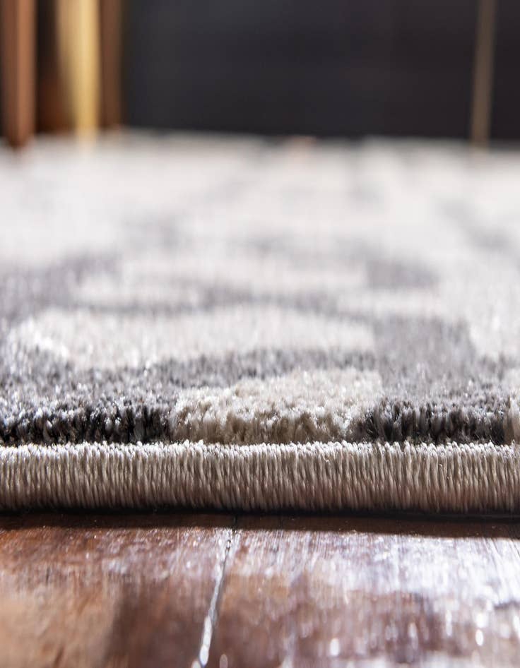 Detail image of 3' 3 x 5' 3 Trellis Rug