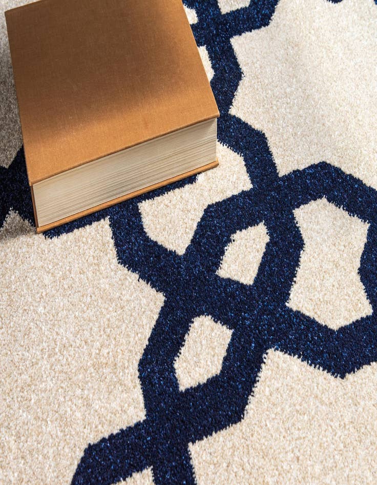 Detail image of 9' x 12' Trellis Rug