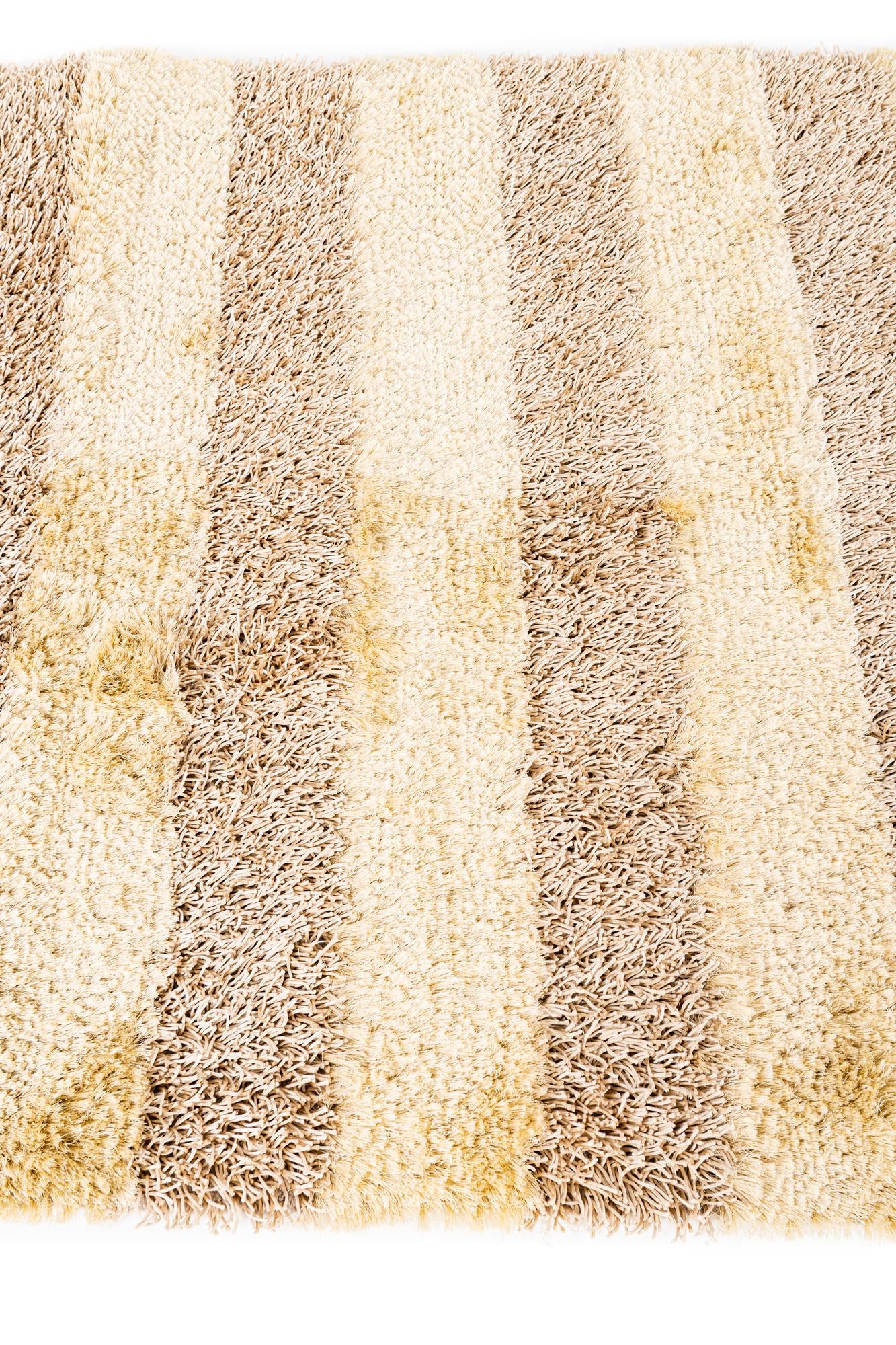 5' x 6' 8 Hand Knotted Two-Tone Shag Rug