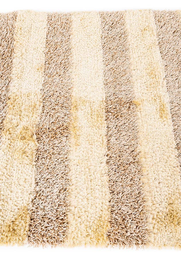Detail image of 5' x 6' 8 Hand Knotted Two-Tone Shag Rug