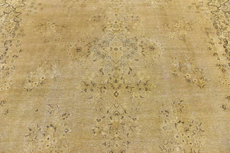 Detail image of 9' 5 x 13' 5 Hand Knotted Ultra Vintage Persian Wool Rug