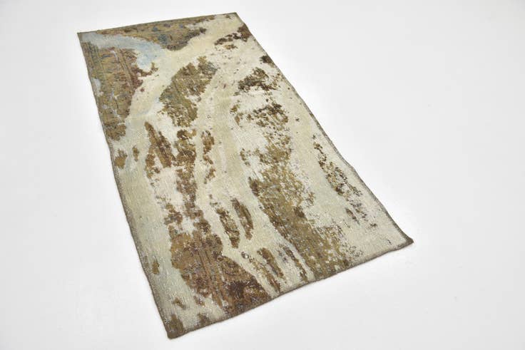 Detail image of 2' 8 x 5' 3 Hand Knotted Ultra Vintage Persian Wool Rug