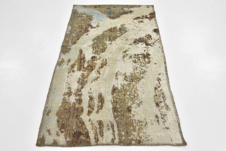 Detail image of 2' 8 x 5' 3 Hand Knotted Ultra Vintage Persian Wool Rug