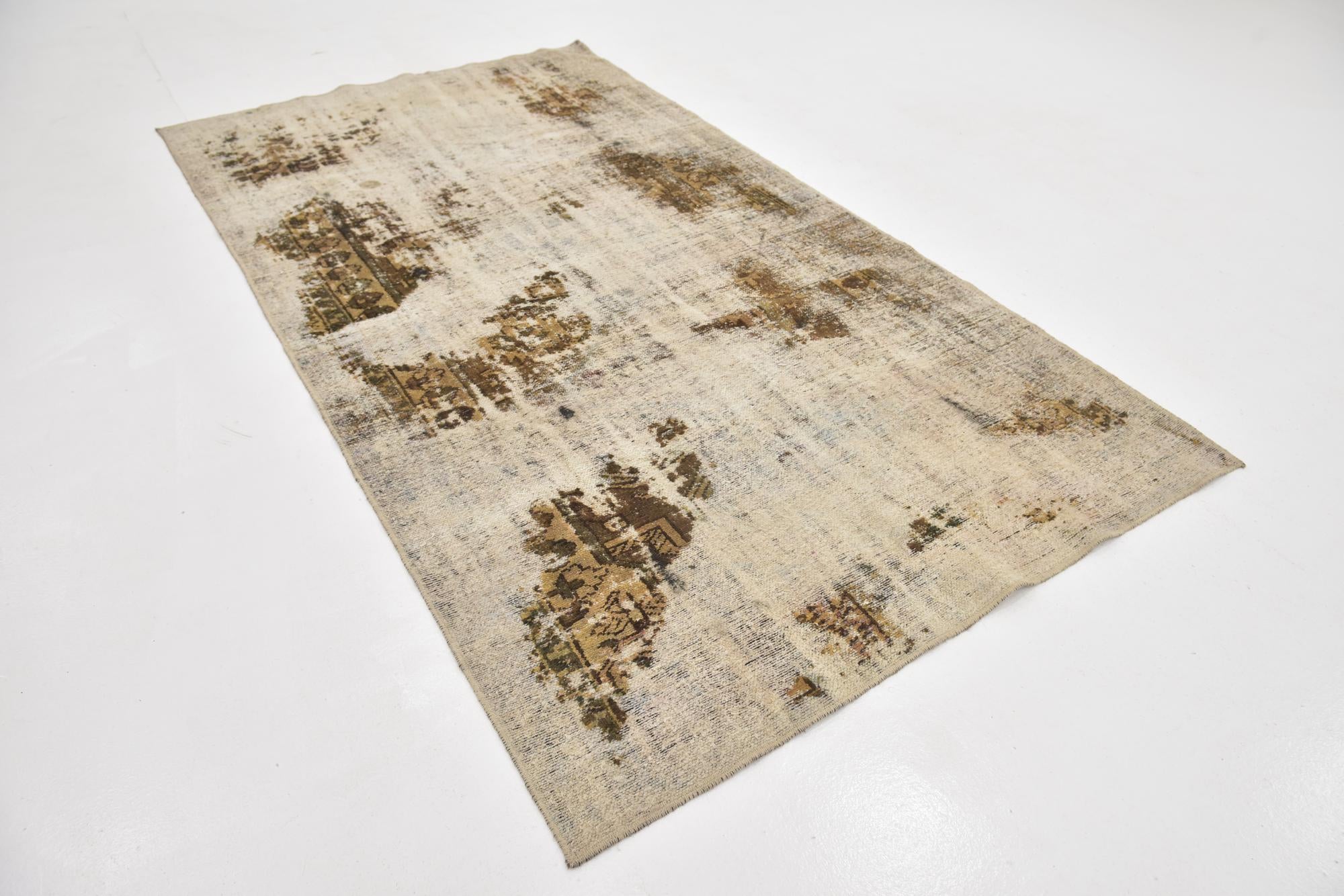 4' 9 x 8' 10 Hand Knotted Ultra Vintage Persian Wool Rug