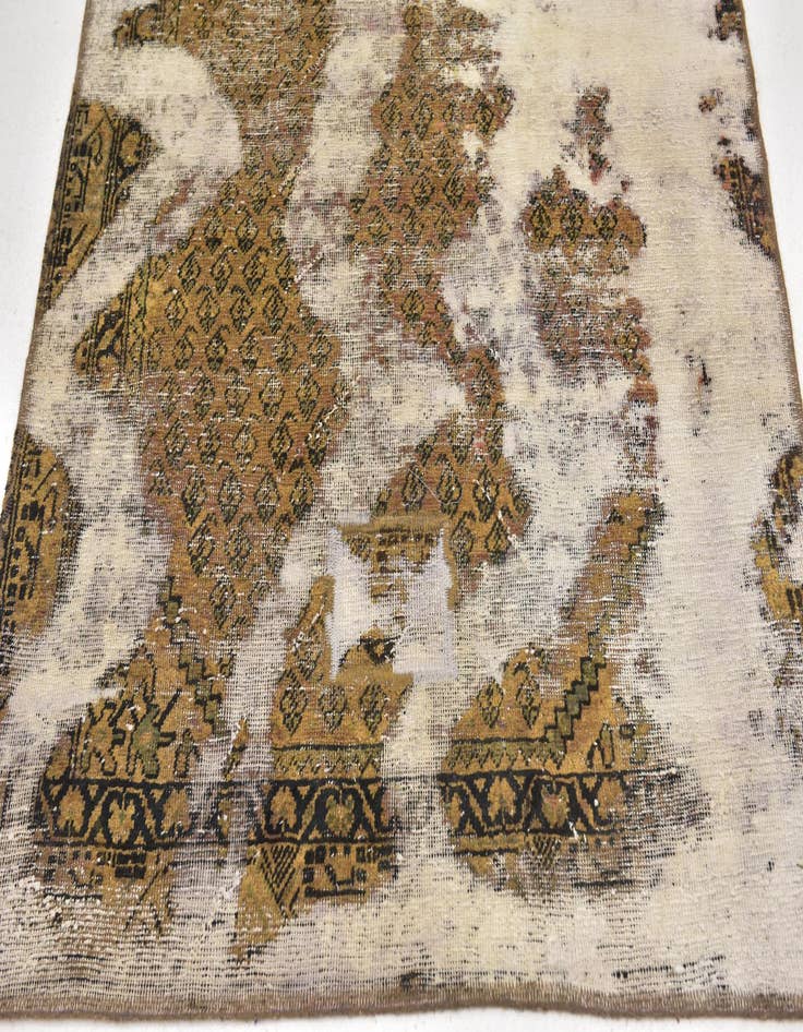 Detail image of 4' x 5' 5  Hand Knotted Ultra Vintage Persian Wool Rug