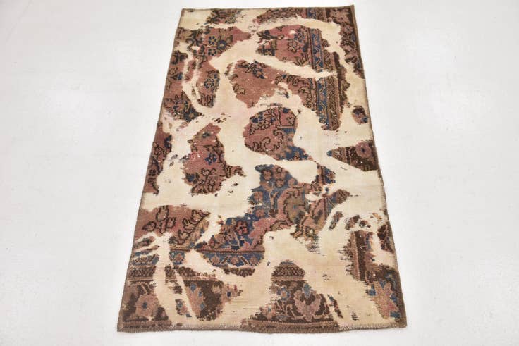 Detail image of 2' 8 x 4' 9 Hand Knotted Ultra Vintage Persian Wool Rug
