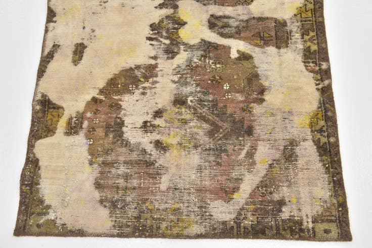 Detail image of 3' x 4' 4 Hand Knotted Ultra Vintage Persian Wool Rug