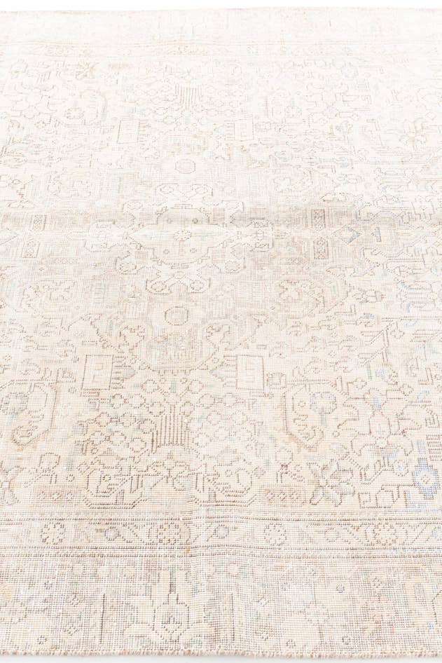 Detail image of 6' x 9' Hand Knotted Ultra Vintage Persian Wool Rug