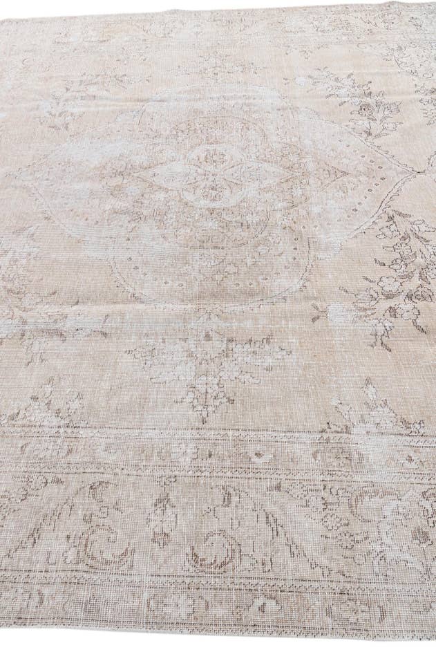 Detail image of 9' 6 x 12' 8 Hand Knotted Ultra Vintage Persian Wool Rug