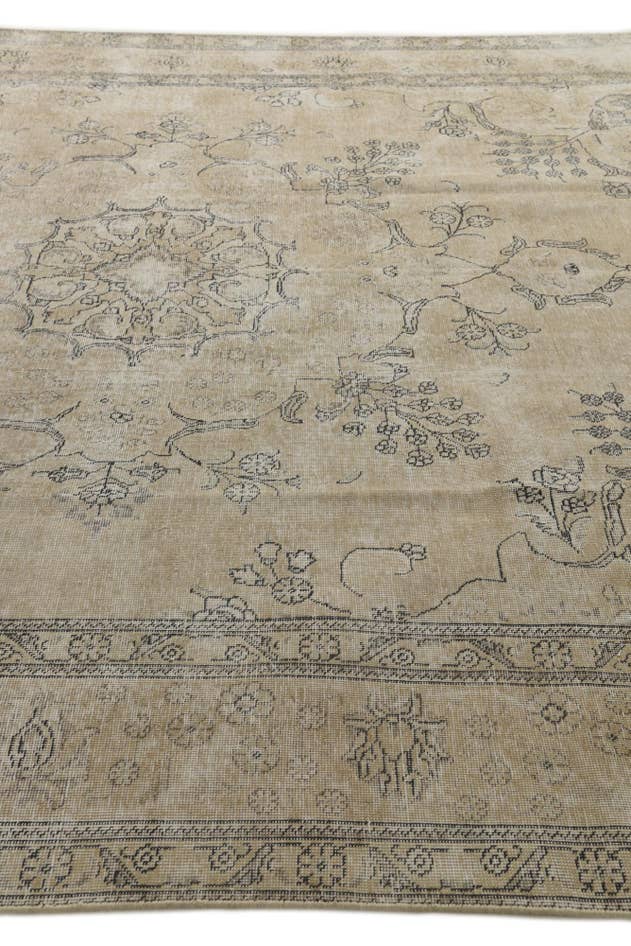 Detail image of 9' 6 x 12' 2 Hand Knotted Ultra Vintage Persian Wool Rug