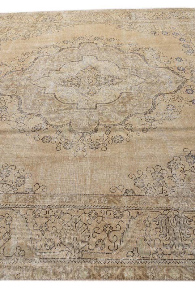 Detail image of 9' 7 x 12' 10 Hand Knotted Ultra Vintage Persian Wool Rug