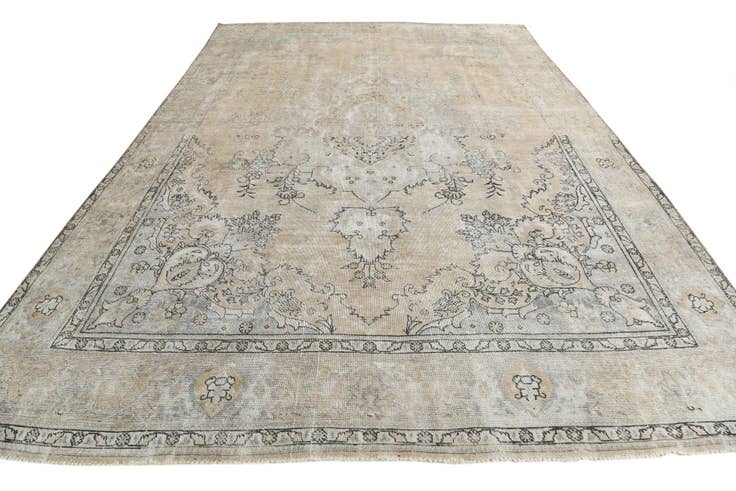 Detail image of 9' 1 x 13' 7 Hand Knotted Ultra Vintage Persian Wool Rug