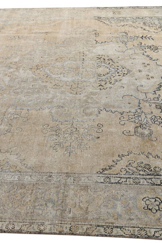 Detail image of 9' 1 x 13' 7 Hand Knotted Ultra Vintage Persian Wool Rug