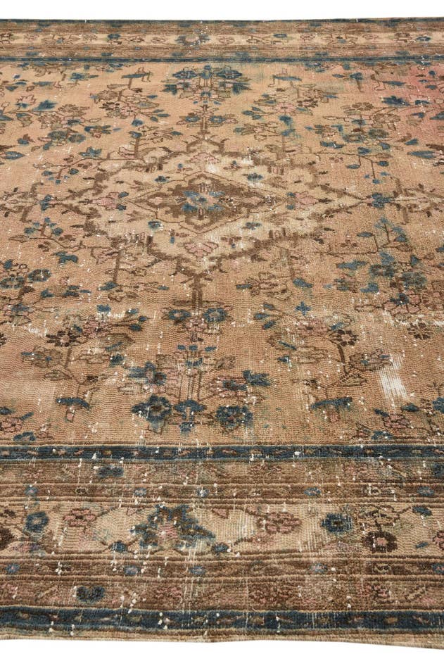 Detail image of 8' 8 x 12' 2 Hand Knotted Ultra Vintage Persian Wool Rug