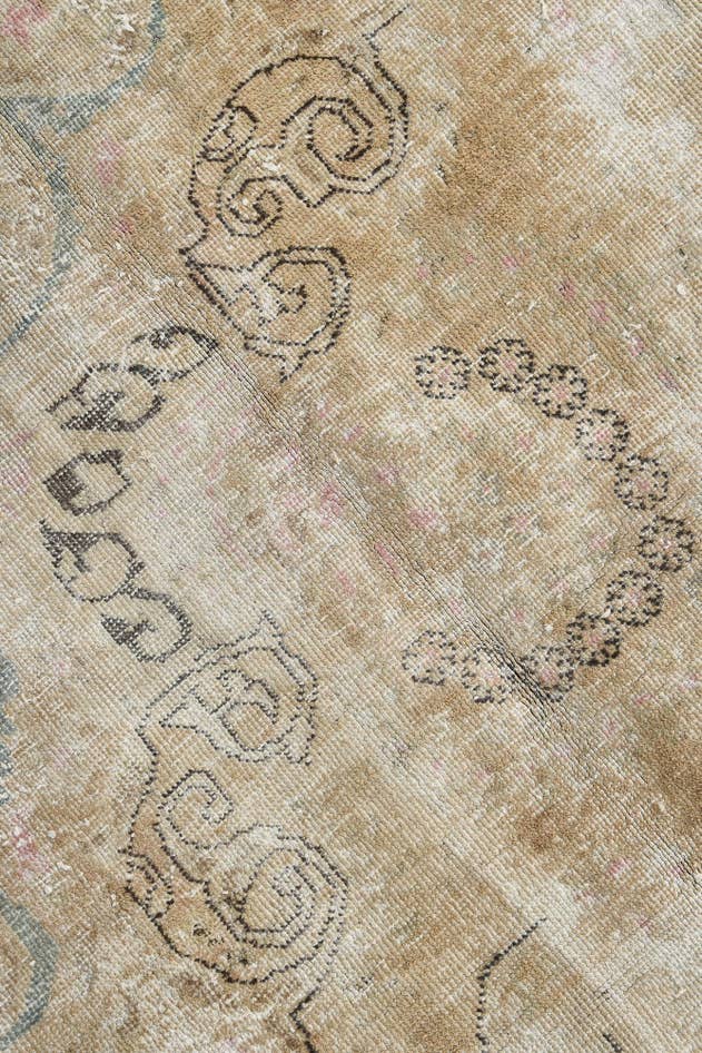 Detail image of 9' 10 x 13' Hand Knotted Ultra Vintage Persian Wool Rug