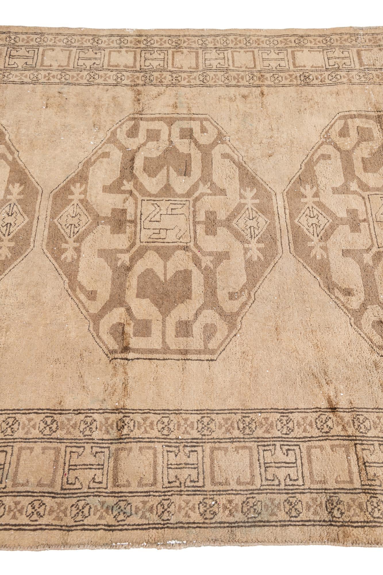 4' x 6' 1 Hand Knotted Ultra Vintage Persian Wool Rug