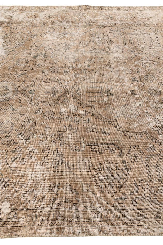 Detail image of 6' x 9' 5 Hand Knotted Ultra Vintage Persian Wool Rug