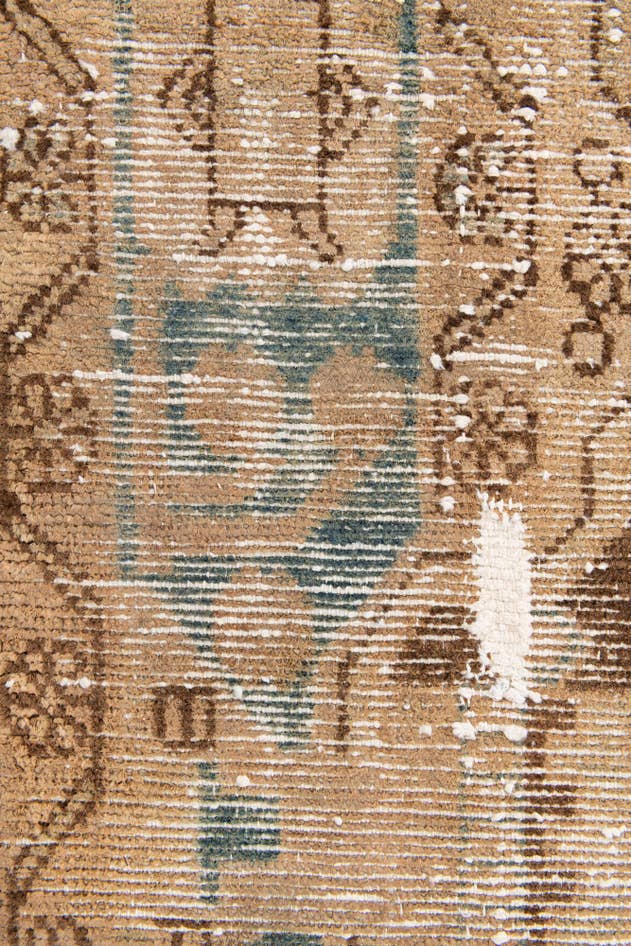 Detail image of 4' x 6' 8 Hand Knotted Ultra Vintage Persian Wool Rug