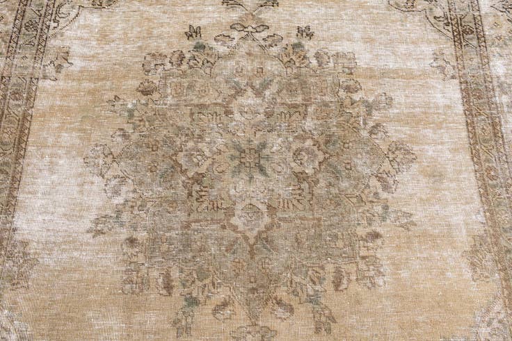 Detail image of 5' 9 x 8' 8 Hand Knotted Ultra Vintage Persian Wool Rug