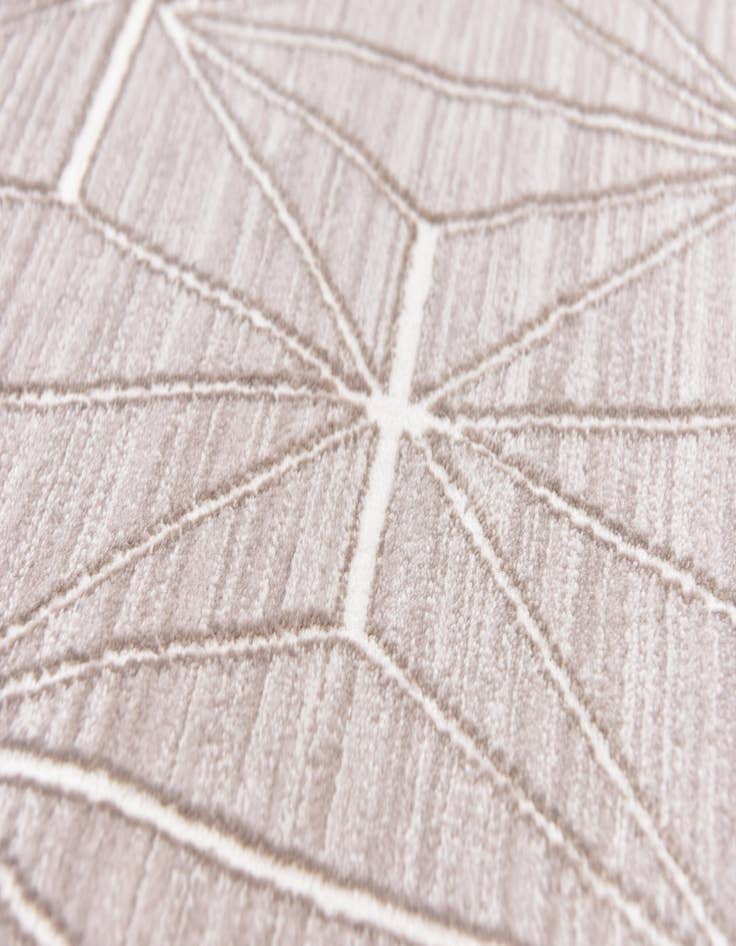 Detail image of Jill Zarin 5' x 8' Uptown Rug