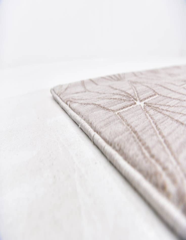 Detail image of Jill Zarin 5' x 8' Uptown Rug