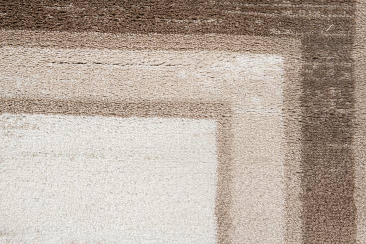 Detail image of 5' 2 x 7' 6 Uptown Rug