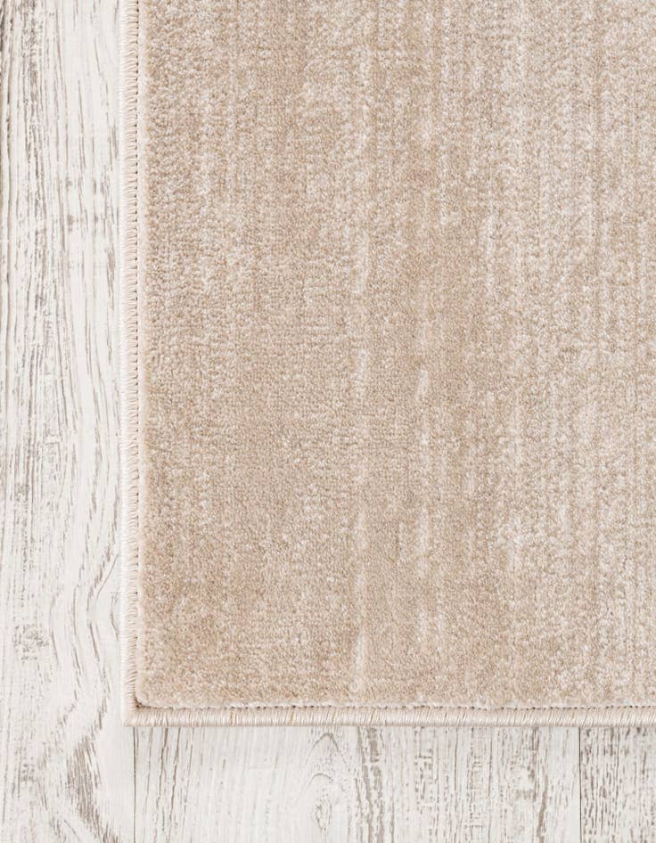 Detail image of Jill Zarin 6' 1 x 9' Uptown Rug