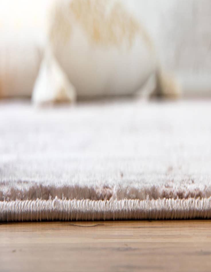 Detail image of 2' x 3' Uptown Lexington Avenue Rug