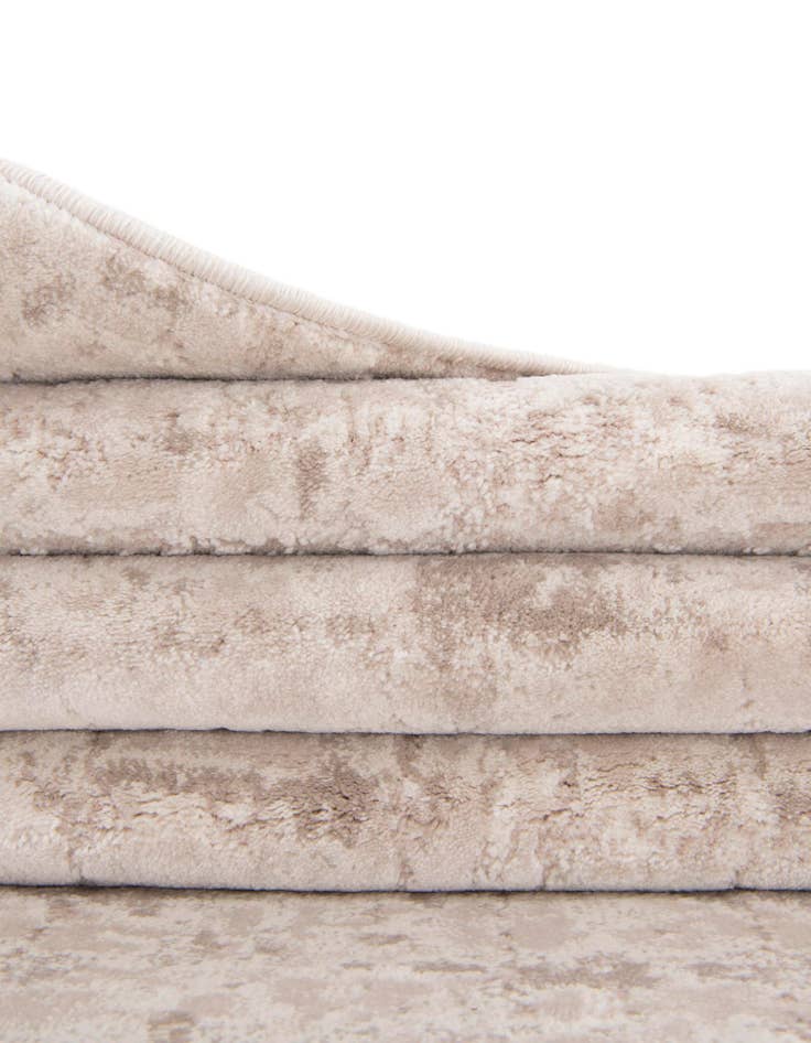 Detail image of Jill Zarin 4' x 6' Uptown Lexington Avenue Rug